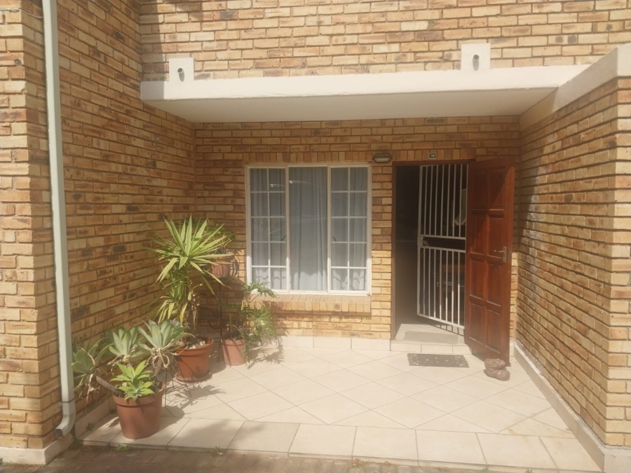 2 Bedroom Property for Sale in Honeypark Gauteng