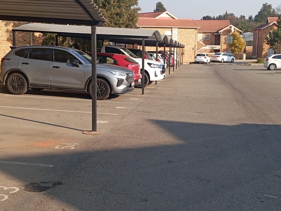 2 Bedroom Property for Sale in Honeypark Gauteng