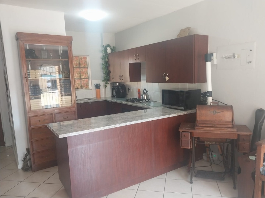 2 Bedroom Property for Sale in Honeypark Gauteng