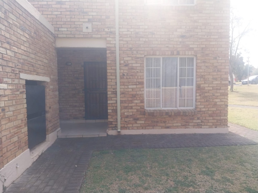 2 Bedroom Property for Sale in Honeypark Gauteng