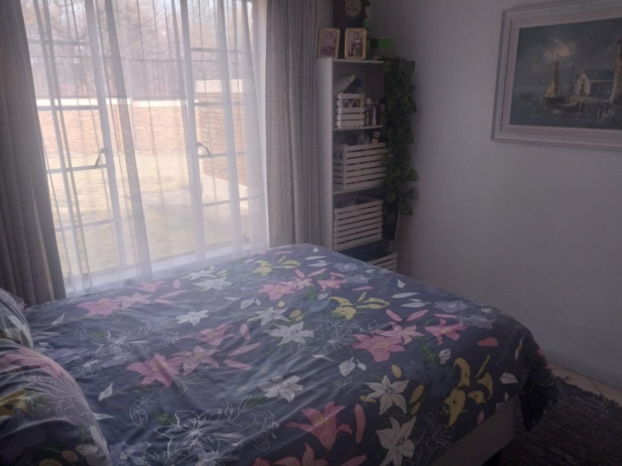 2 Bedroom Property for Sale in Honeypark Gauteng