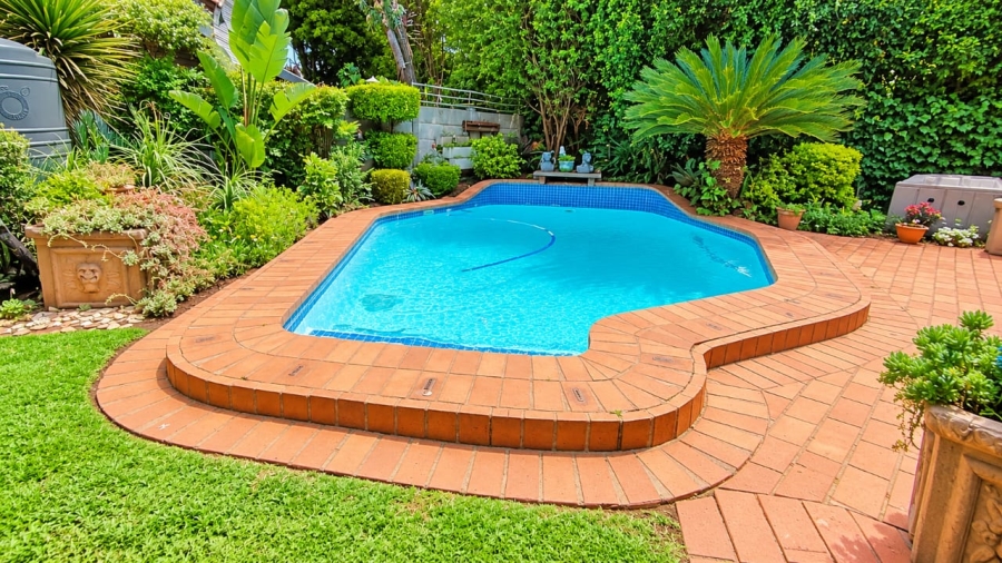 4 Bedroom Property for Sale in Rooihuiskraal North Gauteng
