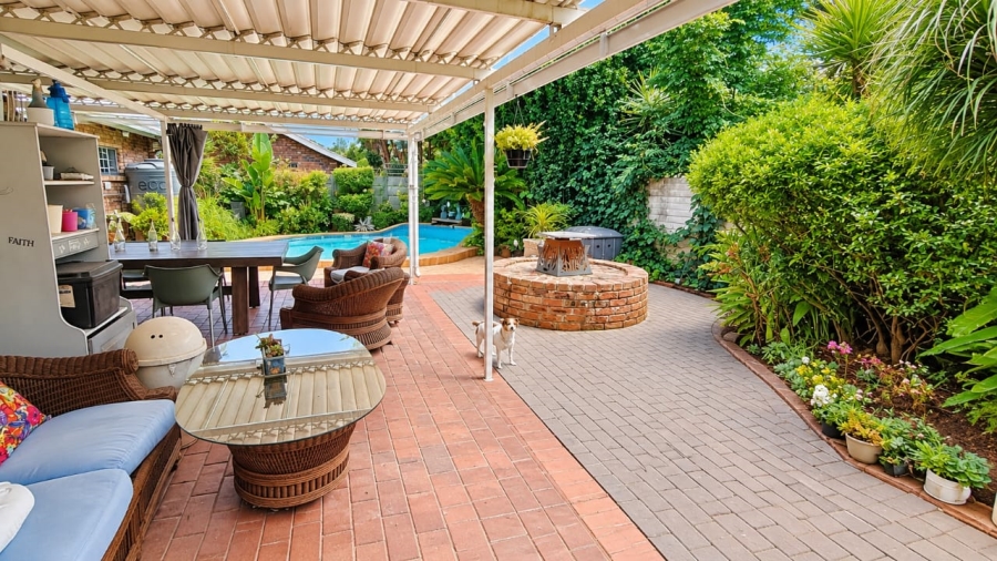 4 Bedroom Property for Sale in Rooihuiskraal North Gauteng