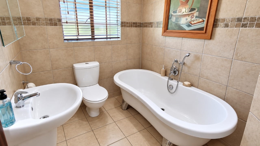 4 Bedroom Property for Sale in Rooihuiskraal North Gauteng