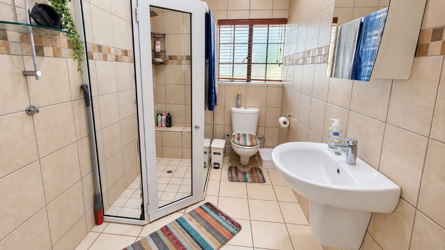 4 Bedroom Property for Sale in Rooihuiskraal North Gauteng