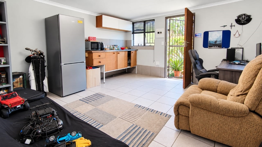 4 Bedroom Property for Sale in Rooihuiskraal North Gauteng