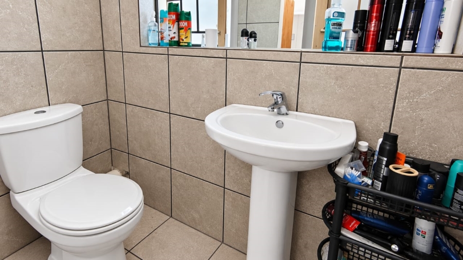 4 Bedroom Property for Sale in Rooihuiskraal North Gauteng