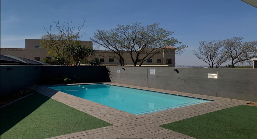 1 Bedroom Property for Sale in North Riding Gauteng