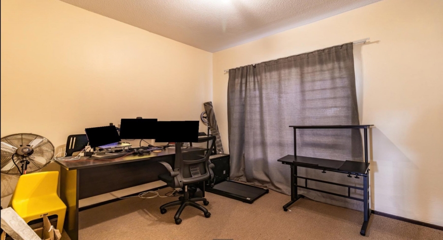 2 Bedroom Property for Sale in Lonehill Gauteng