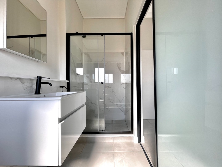 To Let 1 Bedroom Property for Rent in Waterfall Gauteng