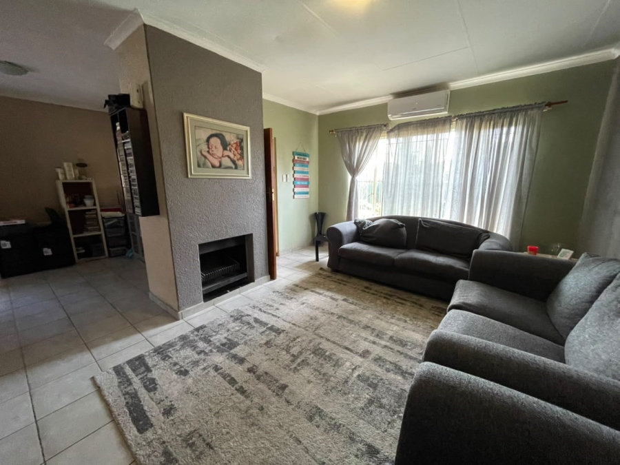 4 Bedroom Property for Sale in Silverfields Park Gauteng