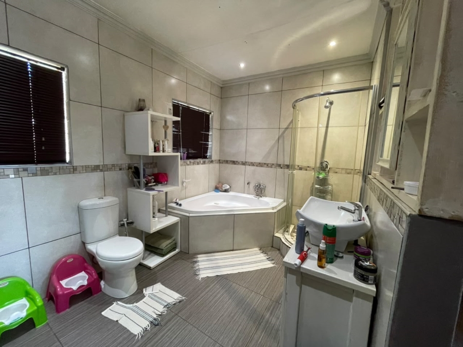 4 Bedroom Property for Sale in Silverfields Park Gauteng
