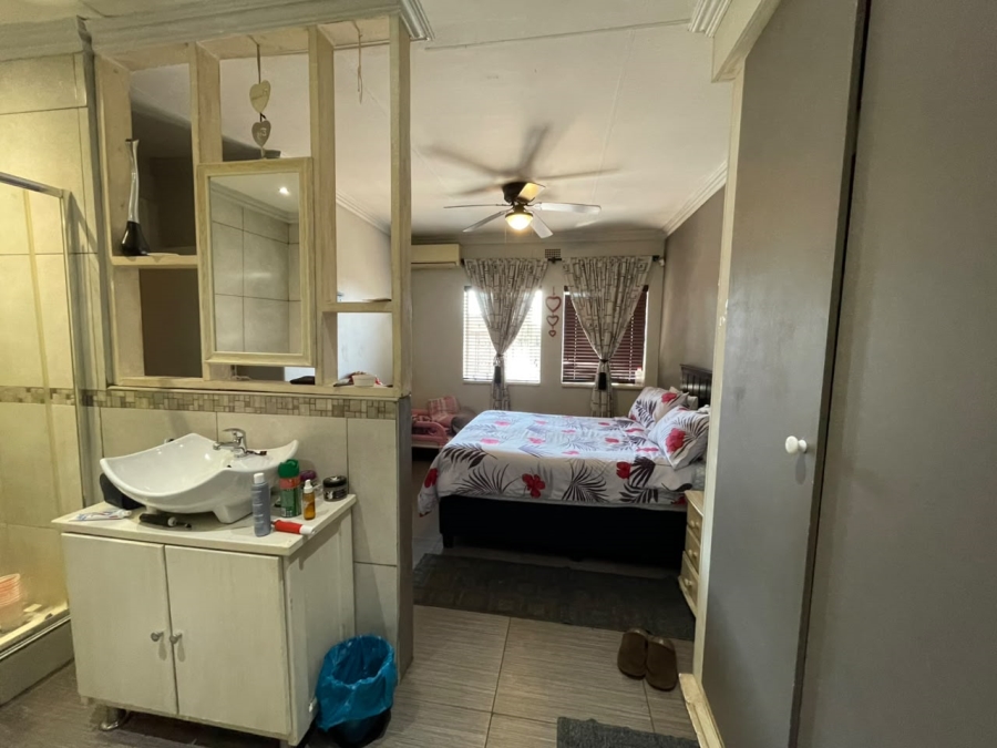4 Bedroom Property for Sale in Silverfields Park Gauteng