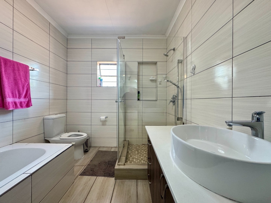 4 Bedroom Property for Sale in Lyttelton Manor Gauteng