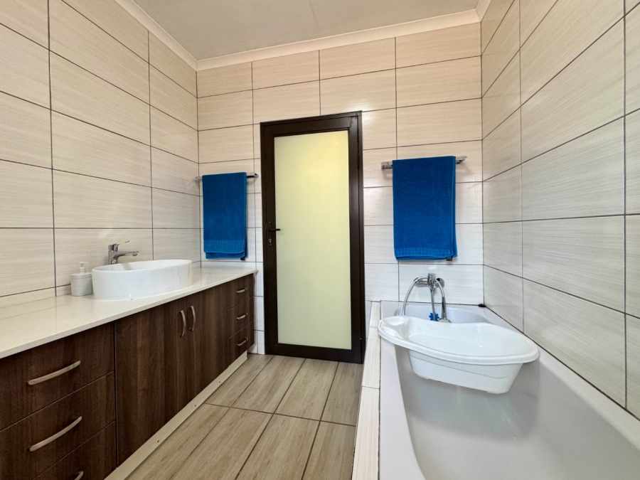 4 Bedroom Property for Sale in Lyttelton Manor Gauteng