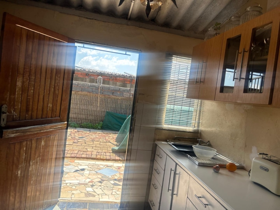2 Bedroom Property for Sale in Masimini Gauteng