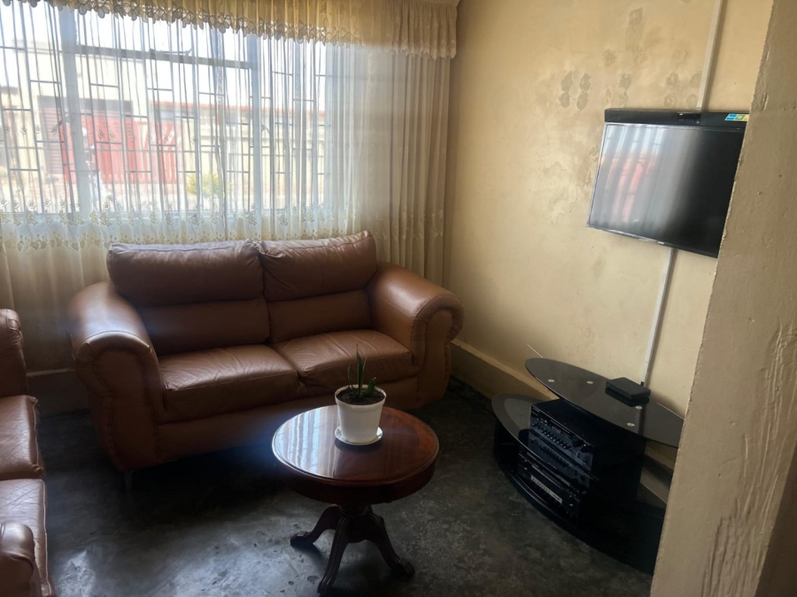 2 Bedroom Property for Sale in Masimini Gauteng