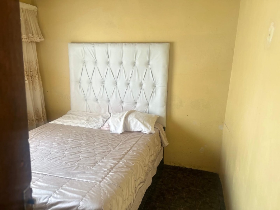 2 Bedroom Property for Sale in Masimini Gauteng