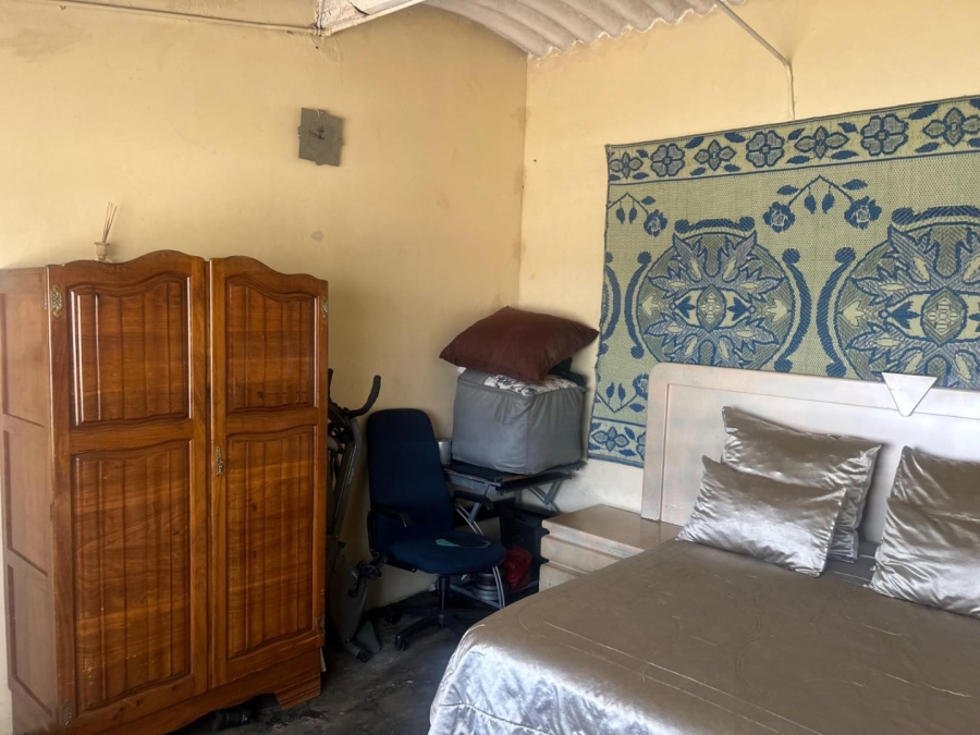 2 Bedroom Property for Sale in Masimini Gauteng