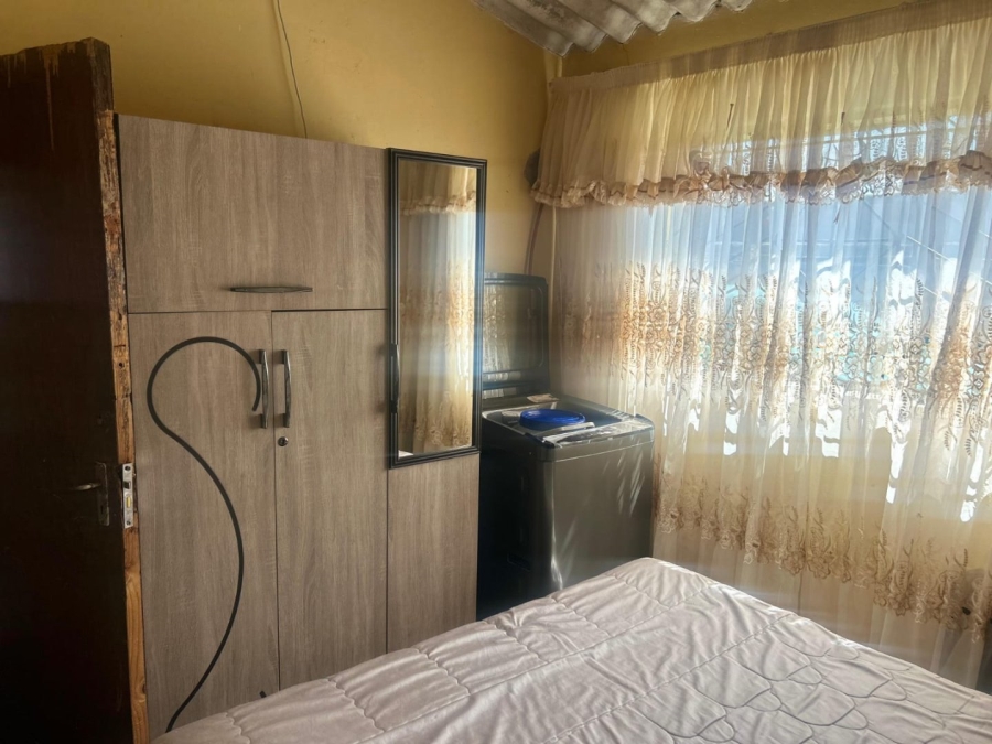 2 Bedroom Property for Sale in Masimini Gauteng
