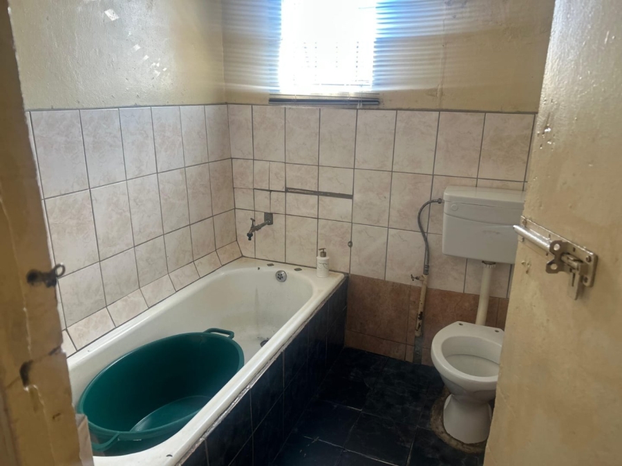 2 Bedroom Property for Sale in Masimini Gauteng