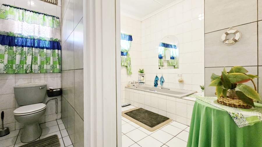 4 Bedroom Property for Sale in Three Rivers Gauteng