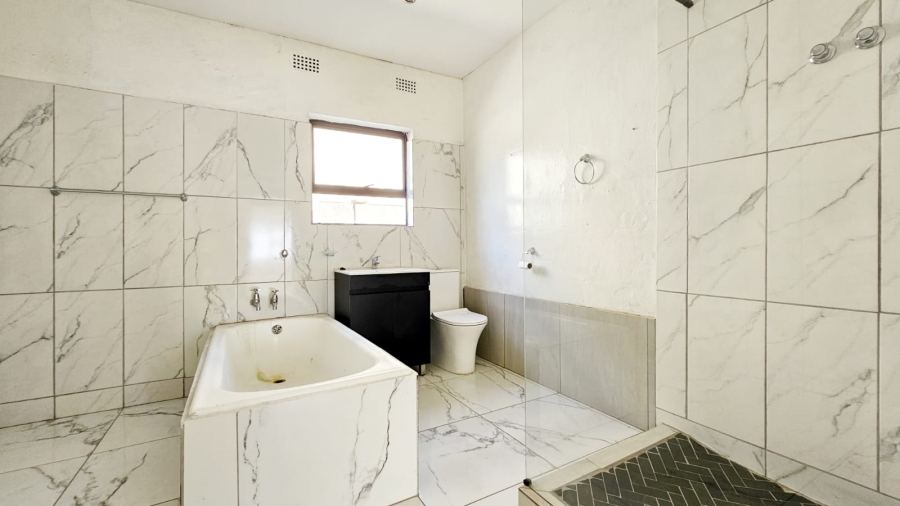 4 Bedroom Property for Sale in Three Rivers Gauteng