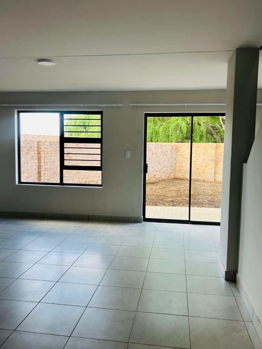  Bedroom Property for Sale in Willow Park Manor Gauteng