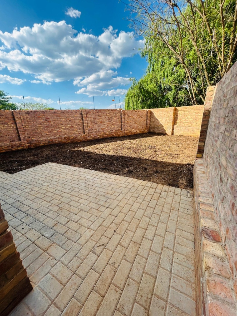  Bedroom Property for Sale in Willow Park Manor Gauteng