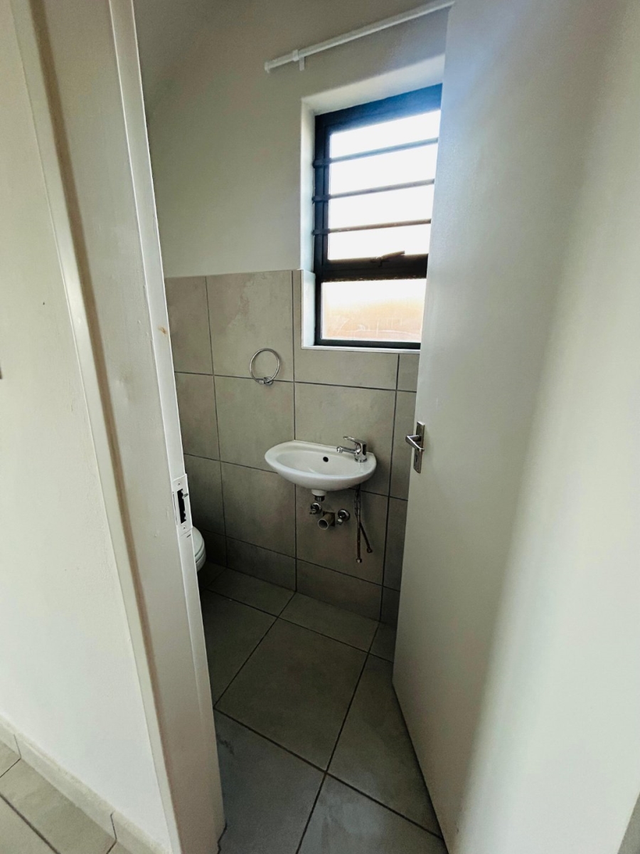  Bedroom Property for Sale in Willow Park Manor Gauteng