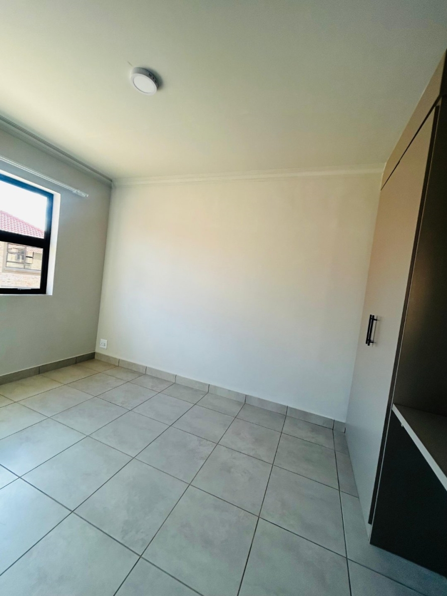  Bedroom Property for Sale in Willow Park Manor Gauteng