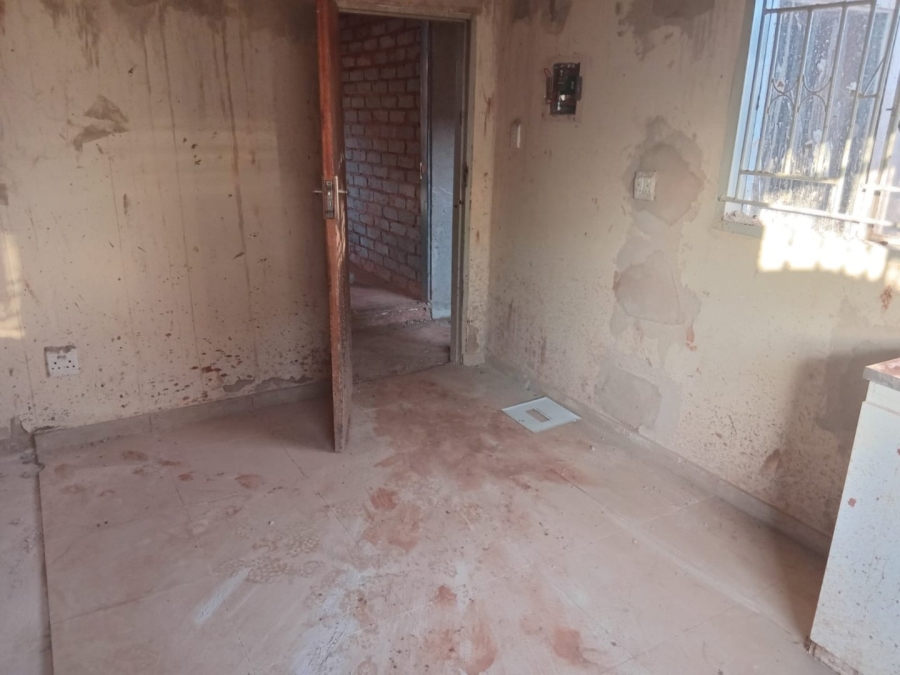 6 Bedroom Property for Sale in Ga-Rankuwa Unit 23 Gauteng
