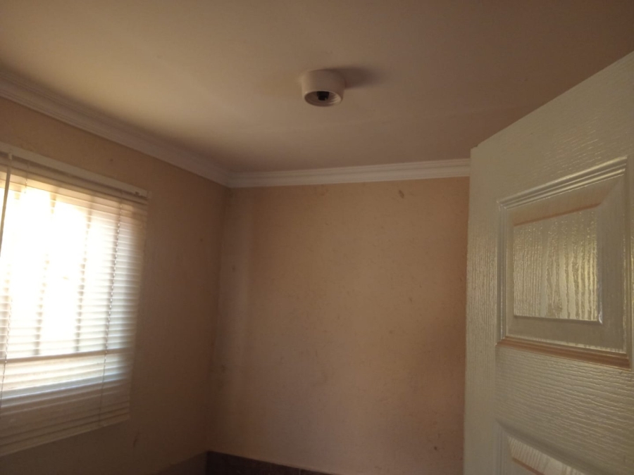 6 Bedroom Property for Sale in Ga-Rankuwa Unit 23 Gauteng
