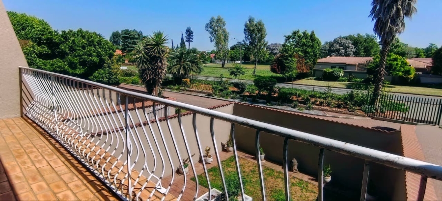 3 Bedroom Property for Sale in Three Rivers Proper Gauteng