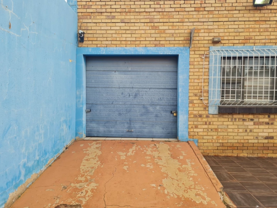 5 Bedroom Property for Sale in Lenasia Ext 9 Gauteng