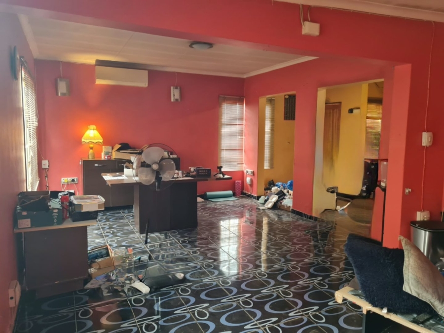 5 Bedroom Property for Sale in Lenasia Ext 9 Gauteng