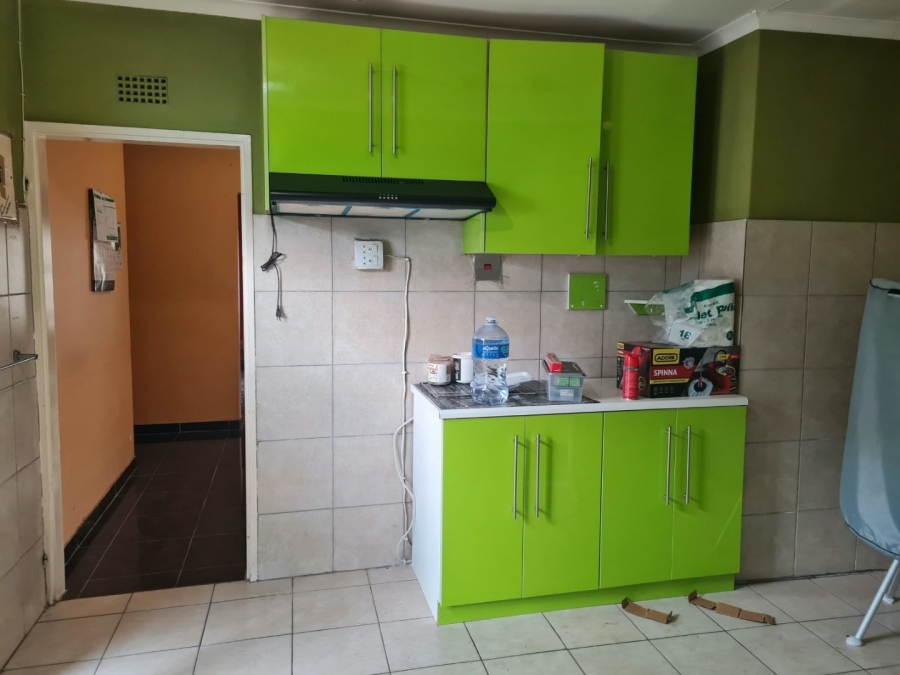 5 Bedroom Property for Sale in Lenasia Ext 9 Gauteng