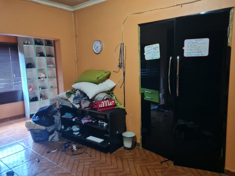 5 Bedroom Property for Sale in Lenasia Ext 9 Gauteng