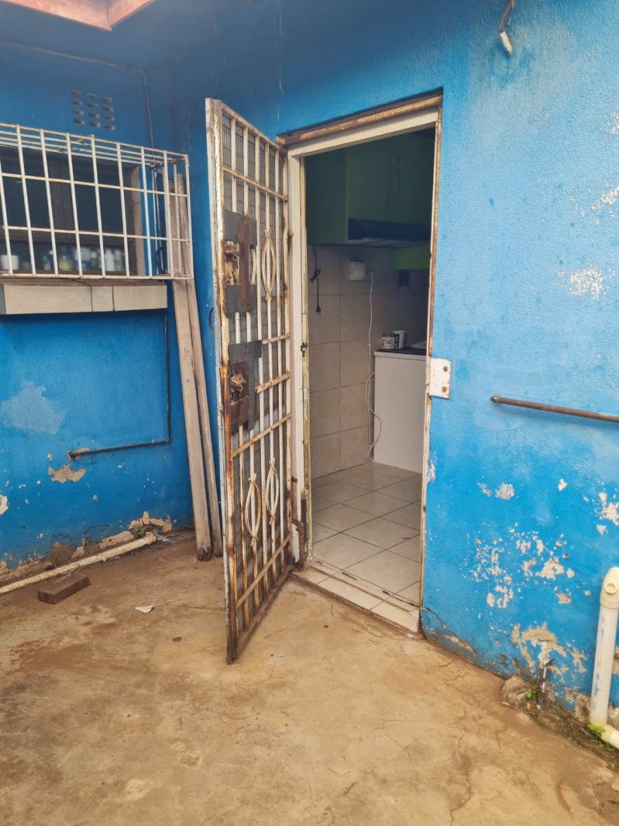 5 Bedroom Property for Sale in Lenasia Ext 9 Gauteng