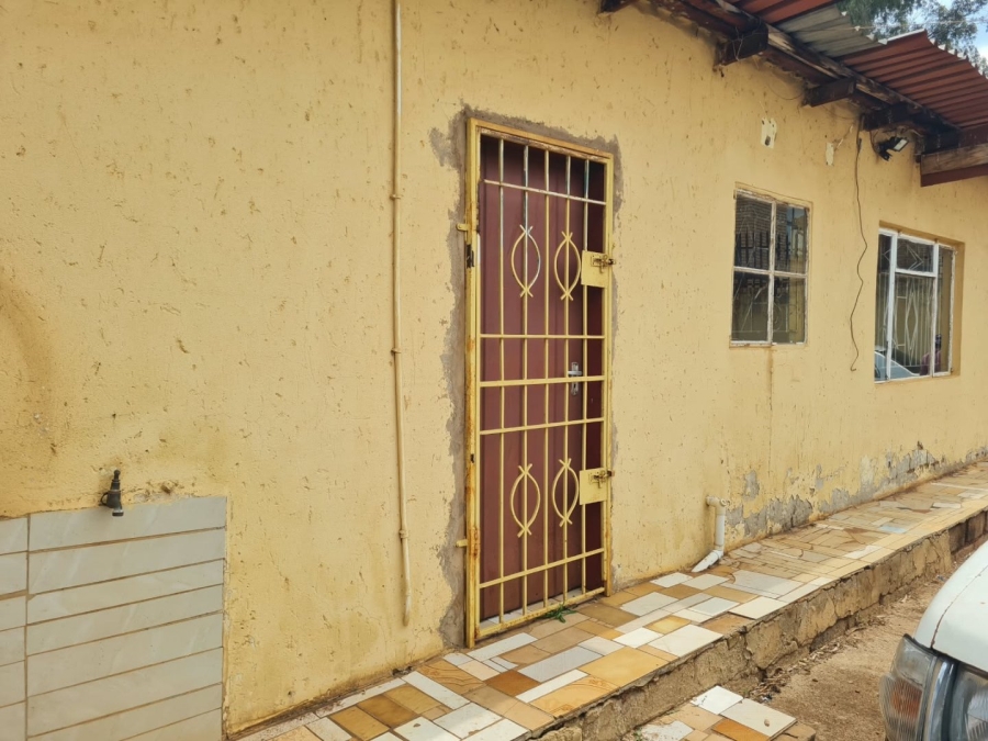 5 Bedroom Property for Sale in Lenasia Ext 9 Gauteng