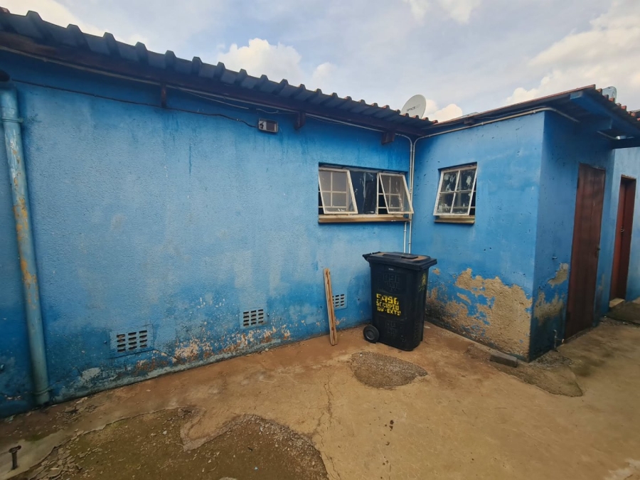 5 Bedroom Property for Sale in Lenasia Ext 9 Gauteng