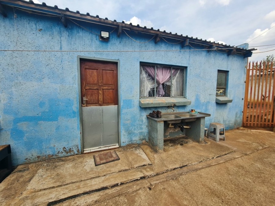 5 Bedroom Property for Sale in Lenasia Ext 9 Gauteng