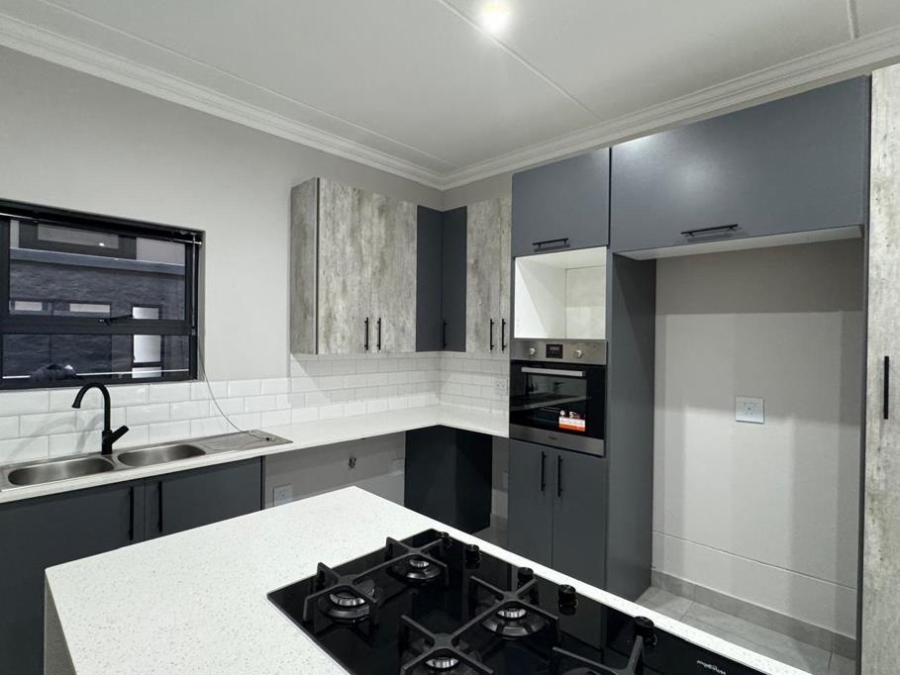 To Let 2 Bedroom Property for Rent in Bryanston Gauteng