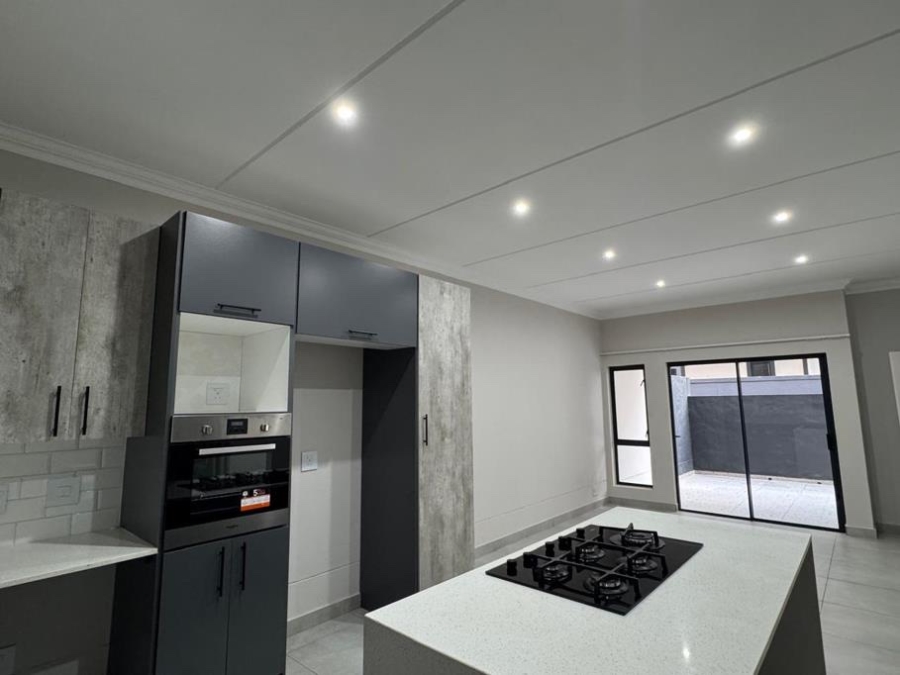 To Let 2 Bedroom Property for Rent in Bryanston Gauteng