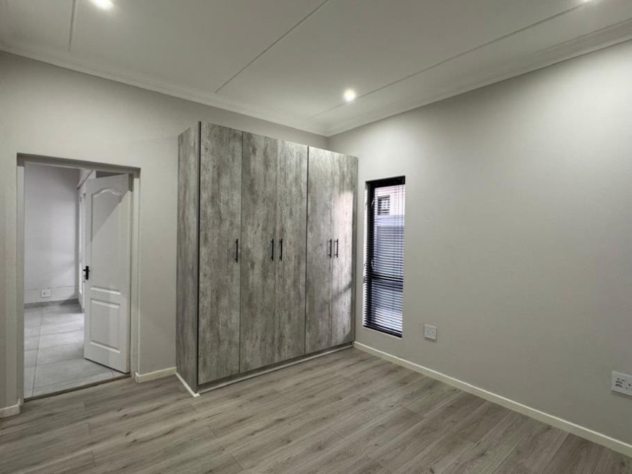 To Let 2 Bedroom Property for Rent in Bryanston Gauteng