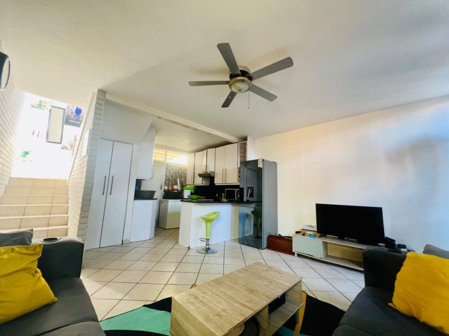 2 Bedroom Property for Sale in Tileba Gauteng