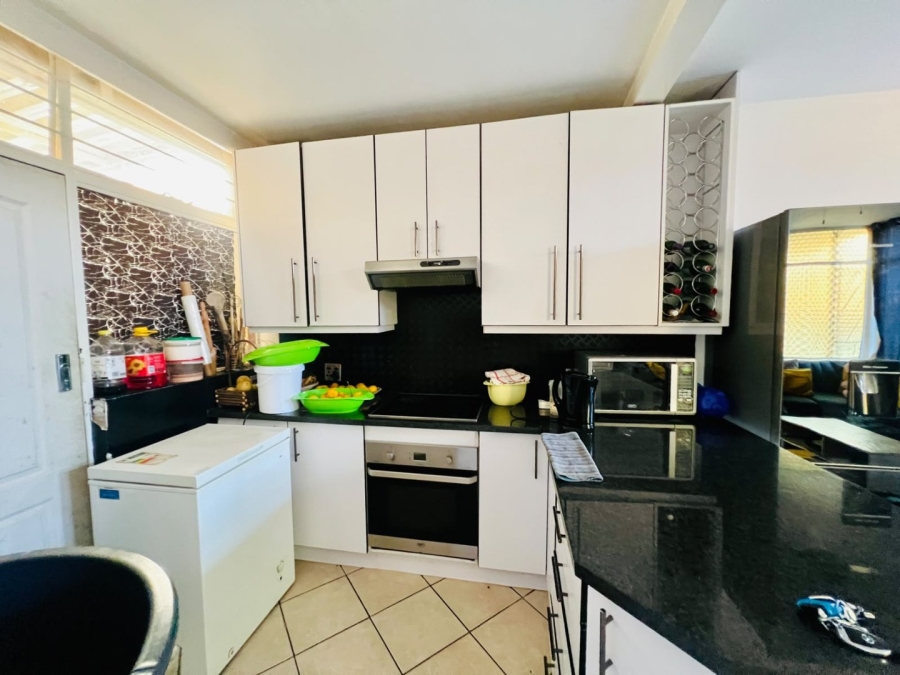 2 Bedroom Property for Sale in Tileba Gauteng