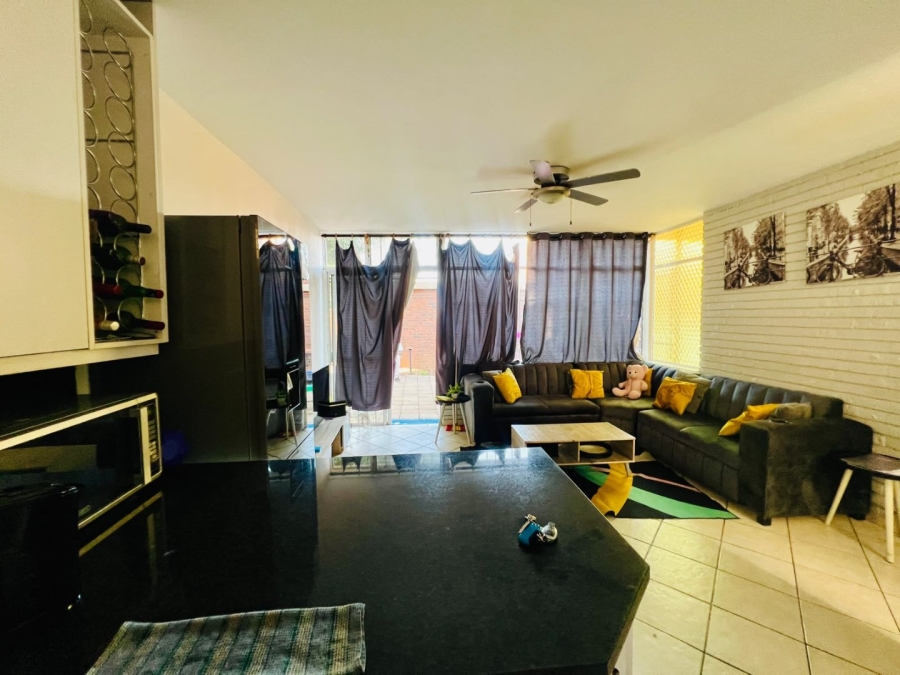 2 Bedroom Property for Sale in Tileba Gauteng