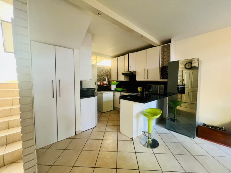 2 Bedroom Property for Sale in Tileba Gauteng
