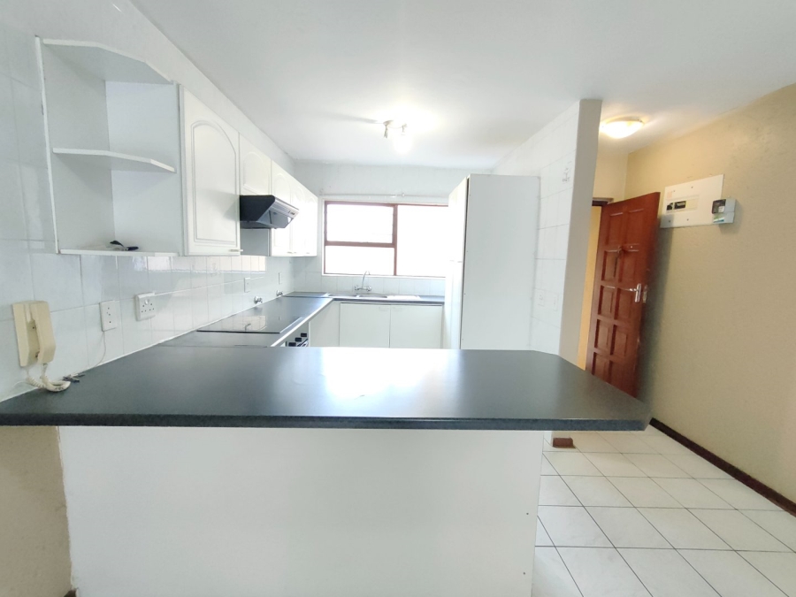 To Let 2 Bedroom Property for Rent in Ridgeway Gauteng
